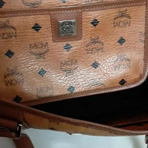 AUTHENTIC MCM TOTE - Picture 6 of 8
